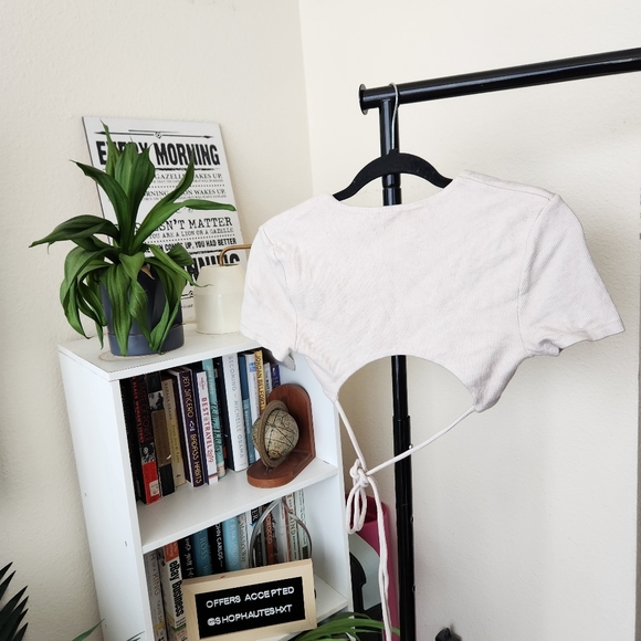 Salty Ribbed Cropped Plunge Tue Waist Top - Picture 4 of 4